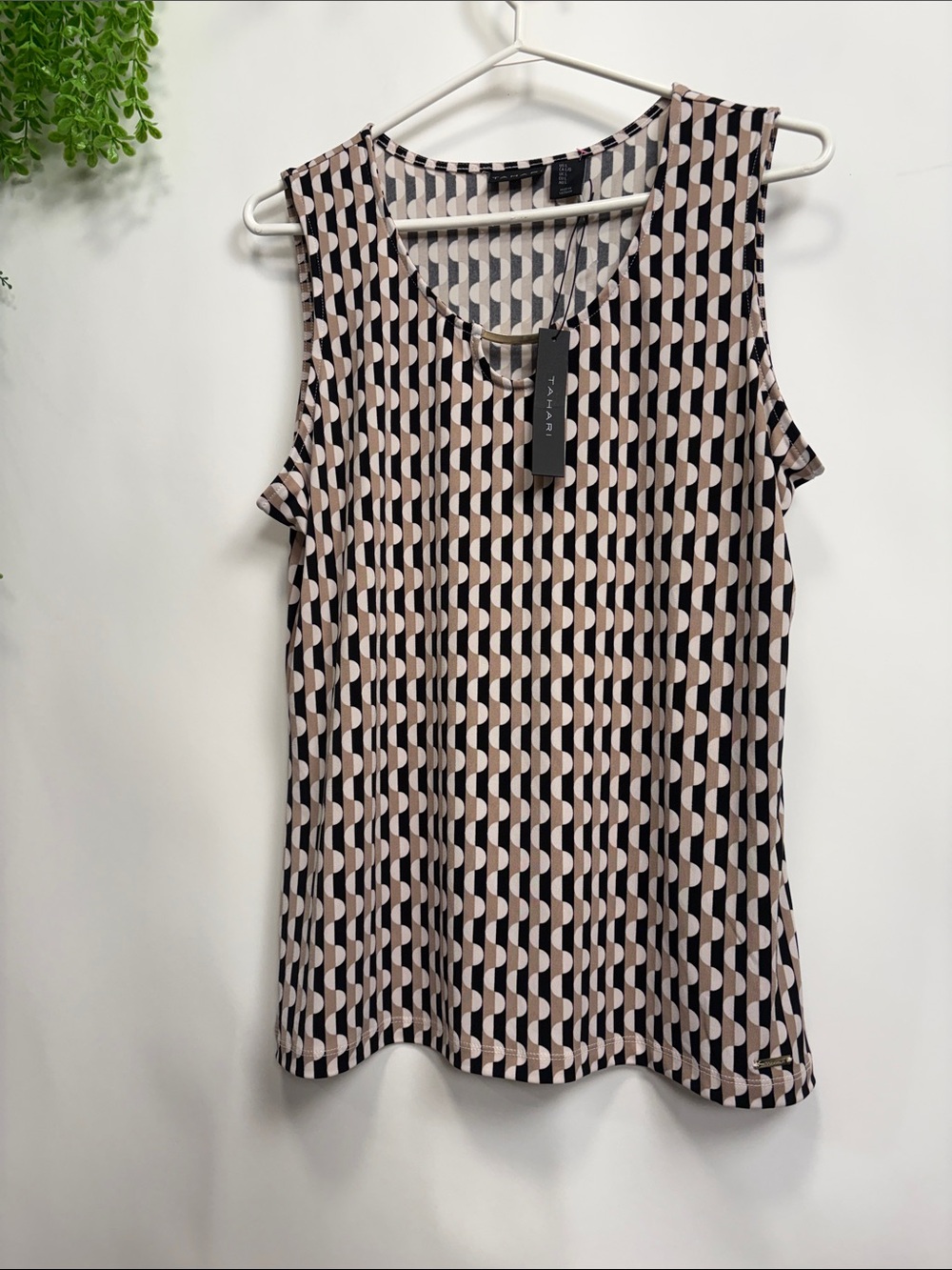 Tahari Black and Beige Geometric Sleeveless Tank